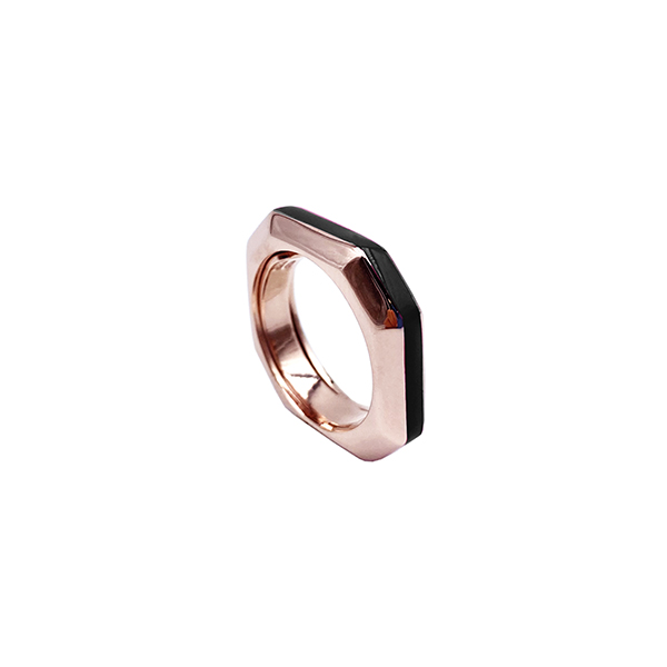 Labrioro Anello in argento quadrato con smalto nero