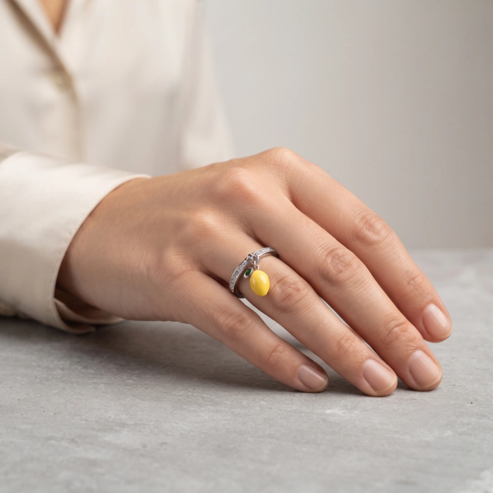 GDG Jewels anello in argento con zirconi bianchi e ciondolo limone - Image 2